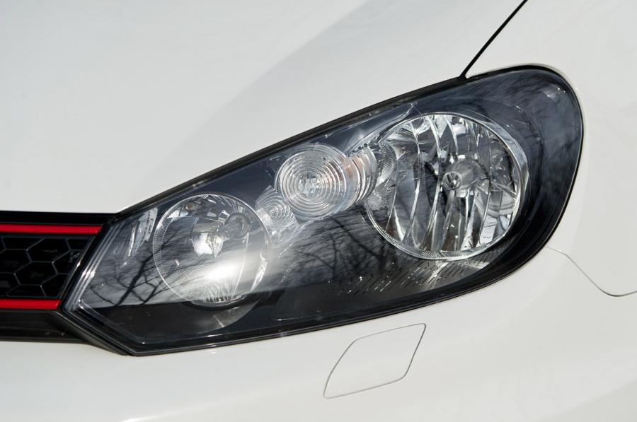  Volkswagen Golf GTi 2012 года  (фото 38 из 48)